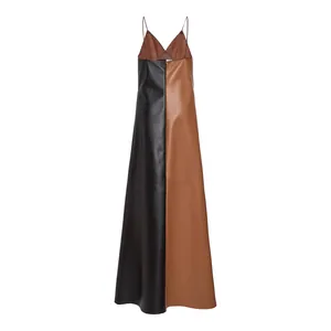 Robe longue élégante en cuir PU bicolore avec col en V et coupe ajustée moderne
