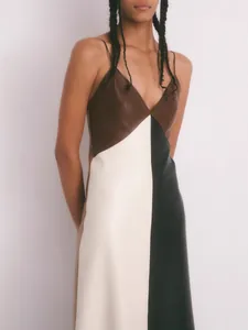 Robe nuisette chic en similicuir PU bicolore avec décolleté en V et fines bretelles