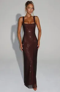 Vue détaillée de la robe de soirée sexy en maille à paillettes avec coupe ajustée élégante