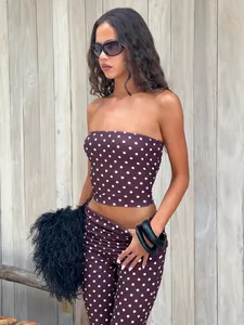 Stilvolles zweiteiliges Polka-Dot-Set mit Tube-Top und Leggings für einen lässigen Sommer-Look