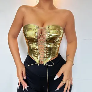Haut corset métallisé doré sexy pour femme avec détail lacé devant, style coupe ajustée