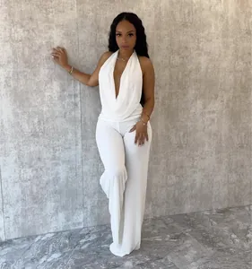 Élégant ensemble deux pièces blanc avec haut dos nu à col bénitier et pantalon large