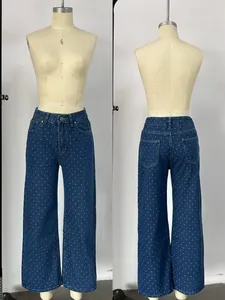 Vue avant et arrière du jean en denim bleu à pois taille haute pour femme avec jambe large