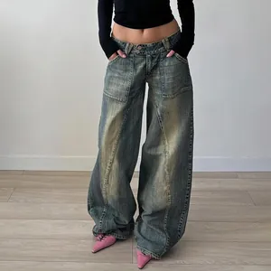 Vista frontale di jeans in denim a gamba larga da donna con esclusivo lavaggio vintage