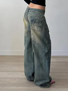 Jeans larghi vintage lavati e consumati da donna con vestibilità comoda