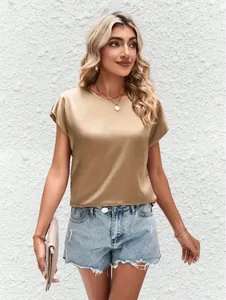 Elegante Satinbluse in Champagner mit Fledermausärmeln und Rundhals für den Sommer