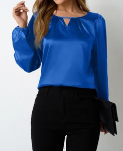 Elegante königsblaue Satinbluse mit V-Ausschnitt und Plissee-Details für Damen