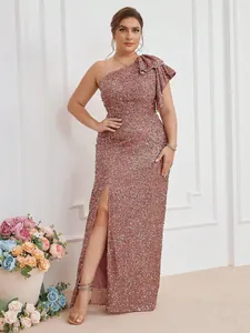 Elegante abito da sera in paillettes oro rosa con spacco alto per feste formali
