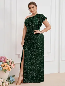 Elegante abito da sera verde scuro con paillettes, monospalla e spacco alto per feste