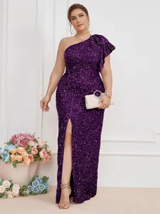 Elegante abito da sera viola con paillettes monospalla e spacco alto per cerimonie.
