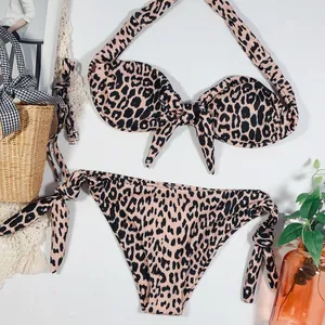Ensemble bikini sexy deux pièces imprimé léopard avec haut licou et culotte nouée