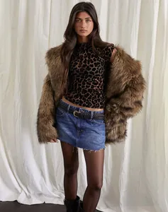 Sexy, transparente Leopard-Spitzen-Crop-Top mit Rundhals für einen mutigen Look