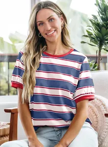 Casual women's striped T-shirt with round neck and short sleeves in a relaxed fit design
