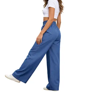 Seitenansicht der bequemen, weiten Damen-Denim-Jeans mit hohem, elastischem Bund.
