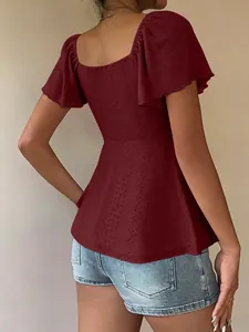 Λεπτομερής πίσω όψη μπορντό κεντητού peplum τοπ για γυναίκες με κοντό μανίκι καλοκαιρινό