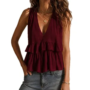Elegante top smanicato bordeaux con scollo a V profondo e balze a strati per donna