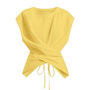 Top de verano amarillo sin mangas con dobladillo cruzado elegante y lazo ajustable
