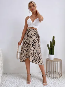 Falda midi de cintura alta con estampado de lunares y abertura para estilos europeos casual