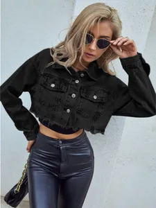 Chaqueta vaquera corta negra para mujer con dobladillo deshilachado y estilo callejero
