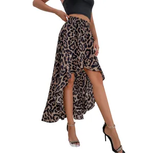 Sexy Leopard-Rock mit hoher Taille, Rüschen und asymmetrischem Saum für modische Damen.