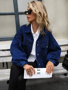 Giacca di jeans corta blu scuro oversize da donna in stile street fashion casual