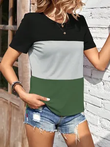 Casual dames T-shirt met trendy kleurblokken in zwart, grijs en groen ontwerp.