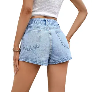 Short en jean bleu clair classique à taille haute pour femme avec poches arrière