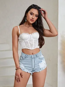 Trendige hellblaue Denim-Shorts mit hoher Taille, Used-Look und ausgefranstem Saum