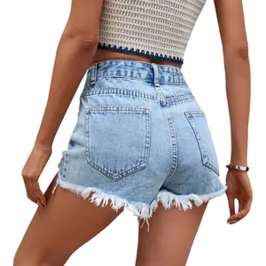 Pantaloncini di jeans a vita alta azzurri da donna con orlo sfilacciato
