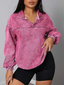 Elegante pullover in denim rosa lavato ad acido per donna con mezza zip e vestibilità ampia