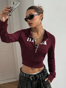 Detailansicht Damen Kapuzenpullover bordeauxrot mit Italia-Aufdruck