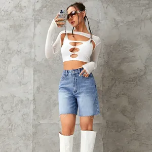 Modische hellblaue High-Waist-Jeansshorts mit ungesäumtem Saum für den Freizeitlook