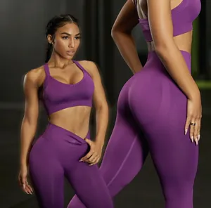 Set da yoga viola senza cuciture con reggiseno sportivo e leggings a vita alta push-up