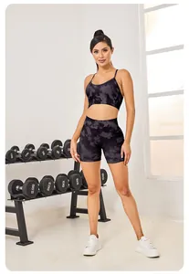Ensemble de fitness deux pièces pour femmes avec imprimé marbré chic en noir et gris