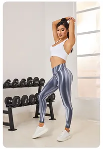 Nahtlose Yoga-Leggings mit hoher Taille und glänzendem Metallic-Aurora-Finish für Damen.