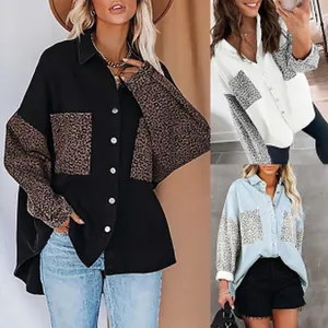 Detailansicht der Langarmjacke mit verschiedenen Patchwork-Farboptionen