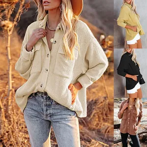 Lässige Damen Strickjacke mit Revers und Einreiher in verschiedenen herbstlichen Farben