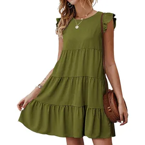 Abito corto senza maniche verde oliva a balze con gonna a strati e design casual estivo