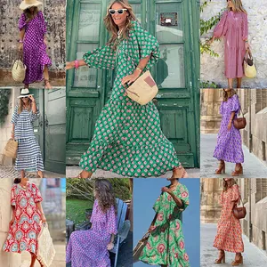 Boho-Maxikleid mit geometrischem Patchwork und Puffärmeln in leuchtenden Farben