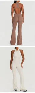 Damen Sexy rückenfreier Yoga-Jumpsuit mit Schlaghose und Taschen in Braun und Creme.