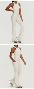 Detailansichten eines rückenfreien Ärmellosen Yoga-Jumpsuits mit Schlaghose und Taschen