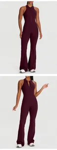 Vorder- und Seitenansicht weinroter ärmelloser Yoga-Jumpsuit mit Schlaghose