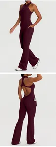 Ärmelloser rückenfreier Yoga-Jumpsuit mit Taschen und Schlaghose in Burgund