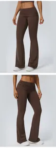 Detailansicht der braunen Yoga-Schlaghose mit modischem Umschlagbund für Fitness.
