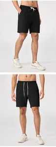 Pantalones cortos deportivos negros para hombre con cordón blanco, vista frontal y lateral