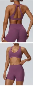 Zweiteiliges atmungsaktives Sport-BH und Shorts Set in Pflaume mit hohlem Rücken-Design.