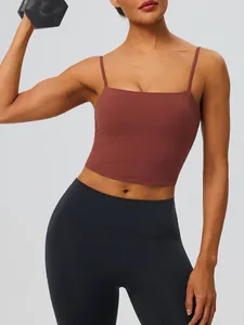 Damen Sport-Camisole in Rostrot mit verstellbaren Trägern und Polstern für Fitness