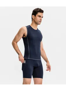 Detailansicht der blauen Kompressions-Laufshorts für Herren mit praktischer Seitentasche