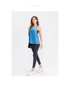 Volledig overzicht van een losse blauwe yoga tanktop voor dames, hardlopen en fitness