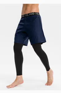 Detailansicht der marineblauen 2-in-1-Sporthose für Herren mit schwarzen Kompressions-Leggings